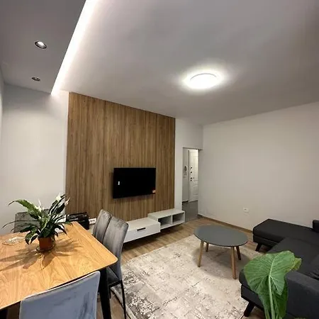 Apartment Pazari *